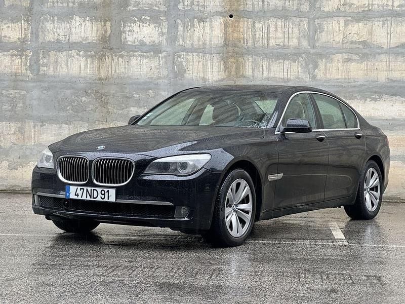 Usado 2009 BMW 730 Sedan | € 11.000 - Imagem 1/4