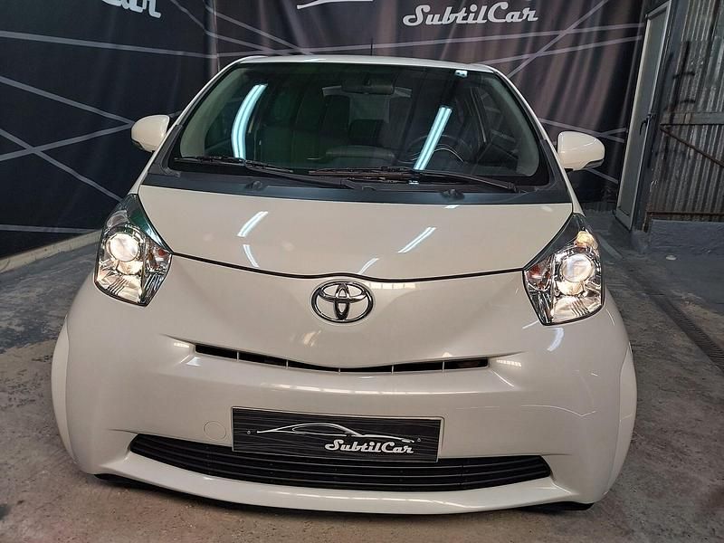 Usado Toyota iQ 68 HP (50 kW) 2009 Branco Citadino