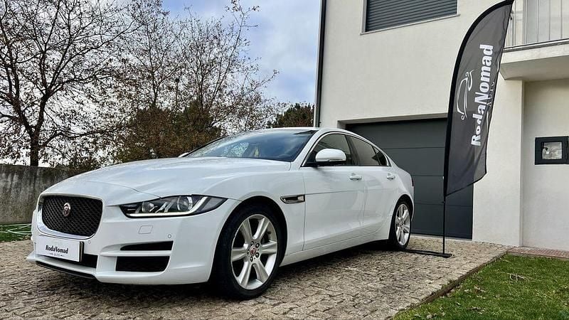 Usado 2016 Jaguar XE Sedan | € 14.450 (Bom preço) - Imagem 1/4