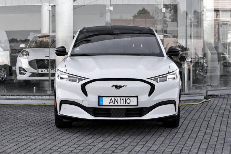 Usado Ford Mustang Mach-E 258 kW (351 HP) 2022 Branco SUV