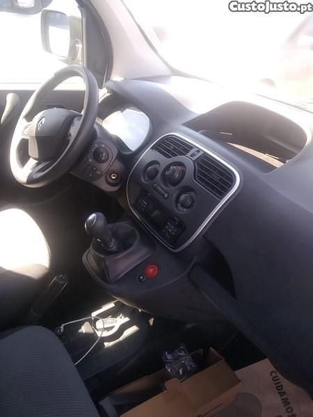 Branco Usado 2021 Renault Kangoo Monovolume | € 8.750 - Imagem 1/1