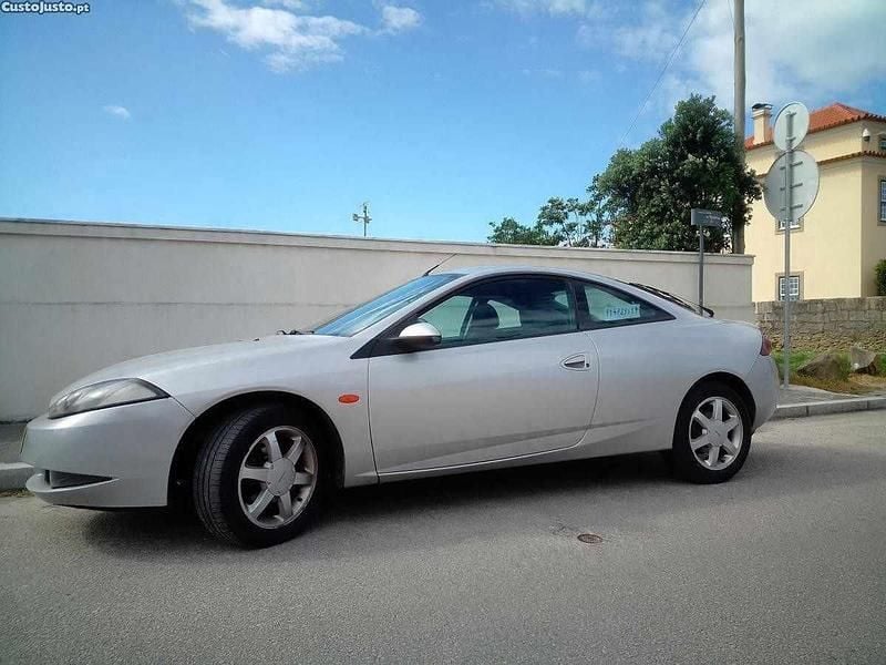 Cinzento Usado 2000 Ford Cougar Coupé | € 2.400 - Imagem 1/4