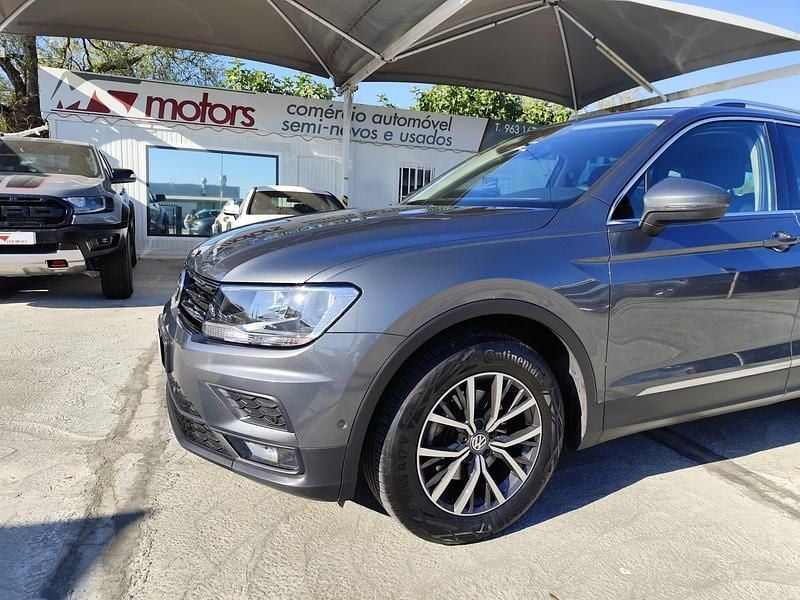 Cinza Usado 2020 VW Tiguan SUV | € 29.950 (Bom preço) - Imagem 1/4