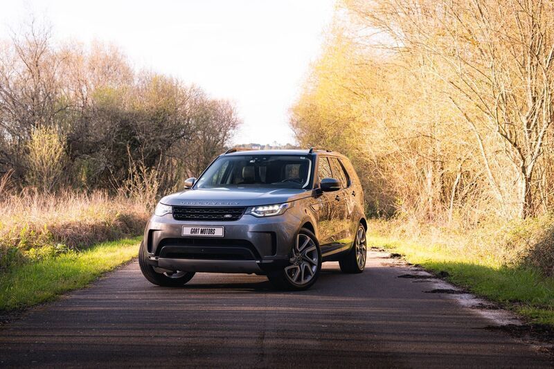 Cinza Usado 2017 Land Rover Discovery 5 HSE SUV | € 41.990 (Caro) - Imagem 1/4