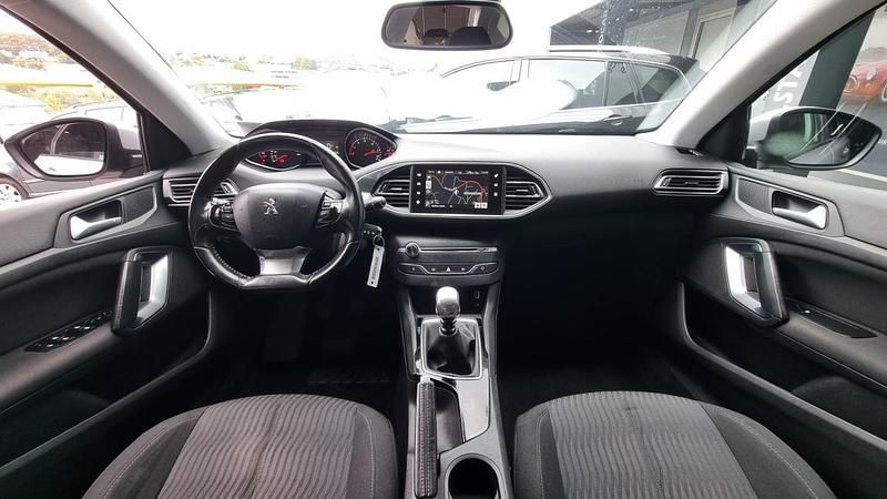 Usado Peugeot 308 Access 120 HP (88 kW) 2015 Cinza Carrinha