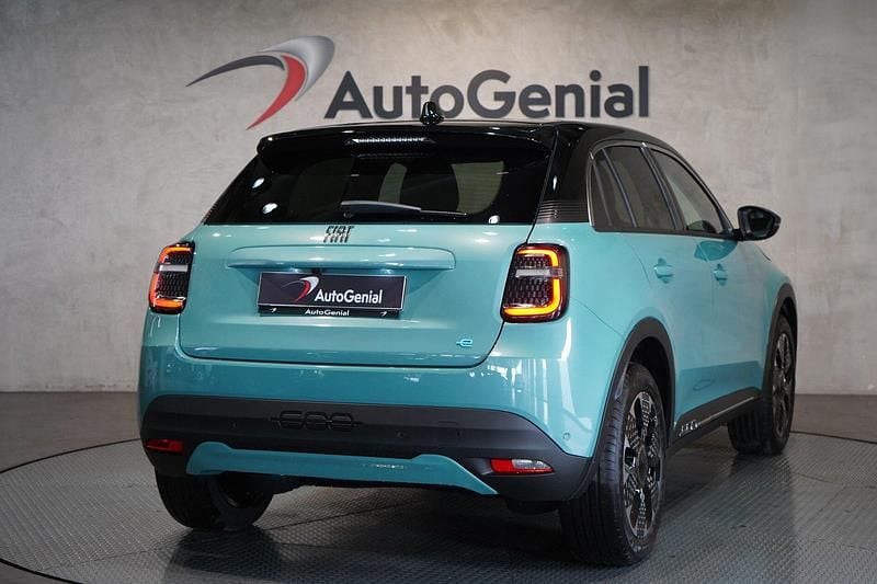 Novo Fiat 600 La Prima 114 kW (156 HP) 2025 Verde SUV
