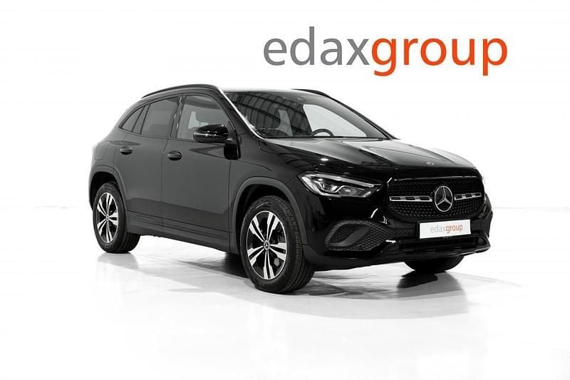 Preto Usado 2022 Mercedes GLA250 Progressive SUV | € 38.490 - Imagem 1/4
