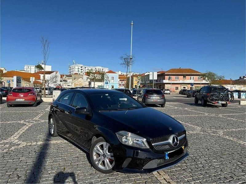 Usado 2017 Mercedes A180 Urban Sedan | € 18.000 (Preço justo) - Imagem 1/4