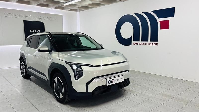 Cinza Usado 2024 Kia EV3 3 SUV | € 36.899 (Preço justo) - Imagem 1/4