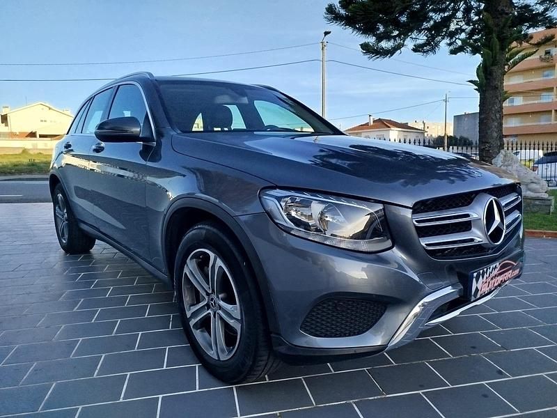 Usado Mercedes GLC250 Exclusive 204 HP (150 kW) 2017 Cinza SUV