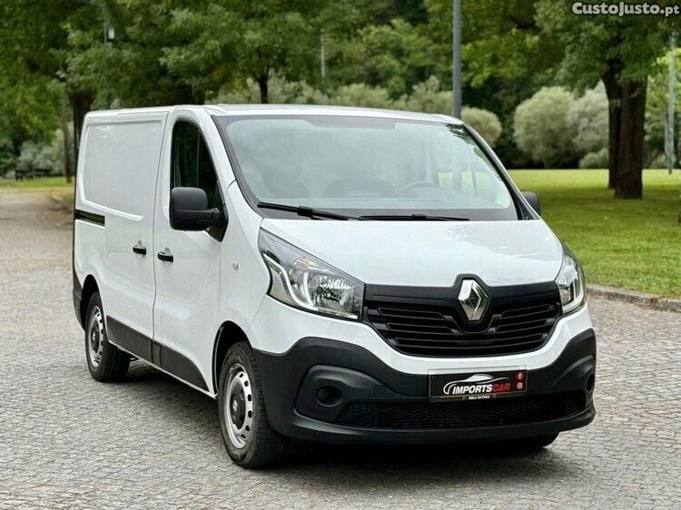 Usado Renault Trafic 115 HP (84 kW) 2018 Branco Monovolume