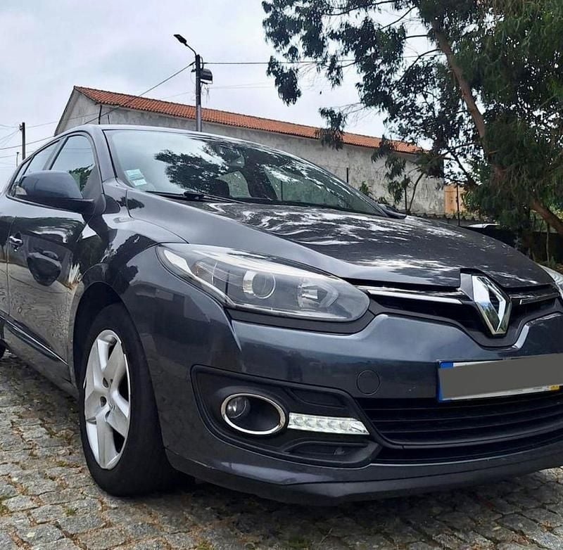 Cinza Usado 2014 Renault Mégane III | € 9.999 (Preço justo) - Imagem 1/4