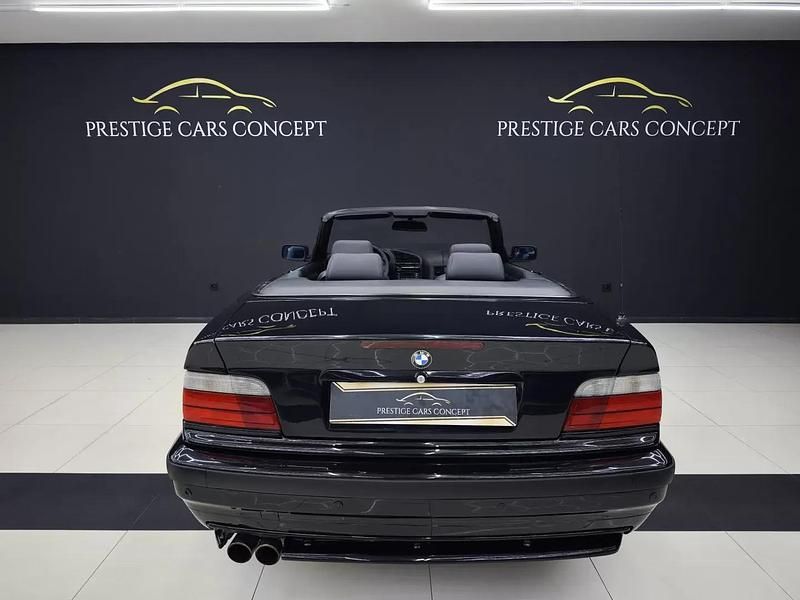 Usado BMW 318 Cabriolet M Sport 115 HP (84 kW) 1997 Preto Cabrios