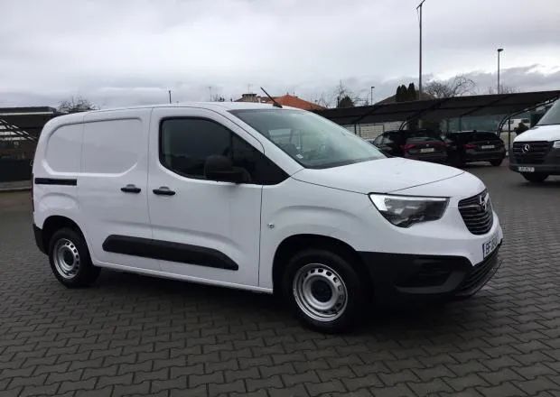 Branco Usado 2023 Opel Combo Enjoy Monovolume | € 18.290 (Preço justo) - Imagem 1/4