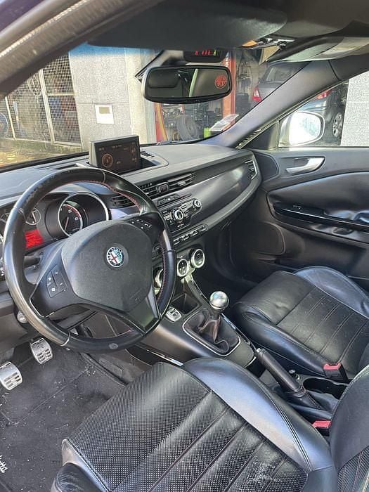 Usado Alfa Romeo Giulietta 140 HP (102 kW) 2011 Citadino