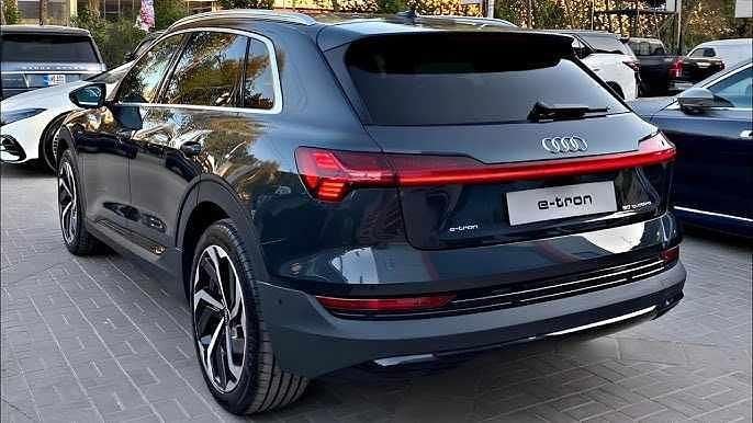 Usado Audi Q8 e-tron 183 kW (250 HP) 2023 Preto SUV