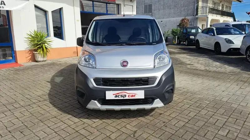 Usado Fiat Fiorino 95 HP (69 kW) 2019 Cinza prata Monovolume