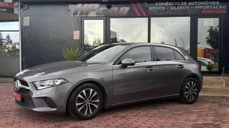 Cinza escuro Usado 2019 Mercedes A180 Style | € 22.990 (Preço justo) - Imagem 1/4