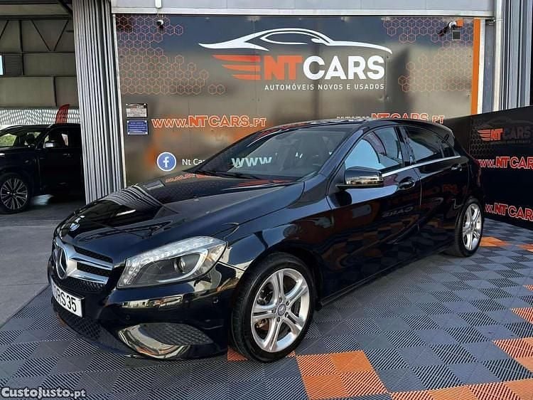 Preto Usado 2015 Mercedes A180 Urban | € 9.750 - Imagem 1/1