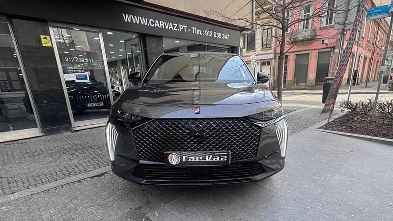 Usado DS Automobiles DS7 Crossback Performance 130 HP (95 kW) 2023 Preto SUV