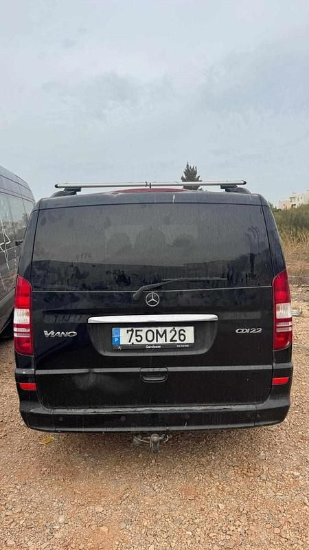 Preto Usado 2012 Mercedes Viano Monovolume | € 10.000 - Imagem 1/4