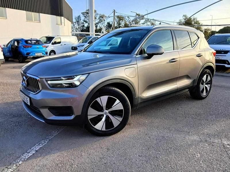 Cinzento Usado 2021 Volvo XC40 SUV | € 30.950 - Imagem 1/4