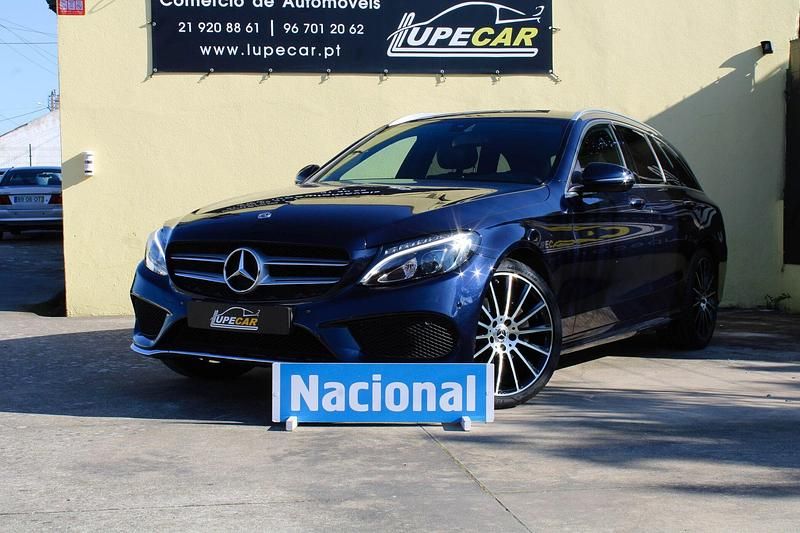 Azul Usado 2018 Mercedes C220 AMG line Carrinha | € 30.950 - Imagem 1/4