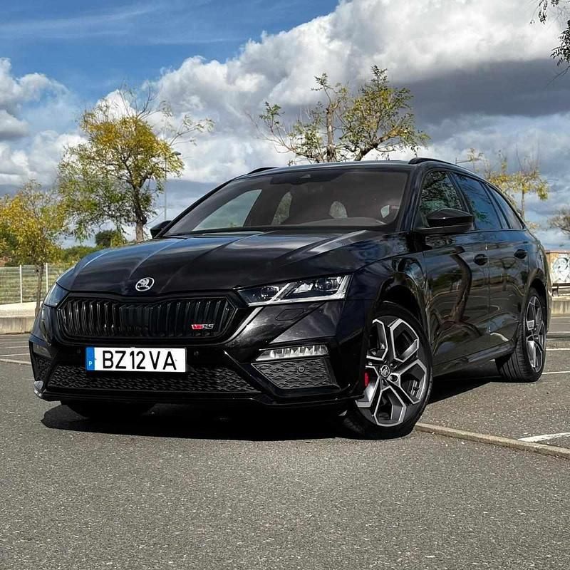 Preto Usado 2020 Skoda Octavia Carrinha | € 27.900 - Imagem 1/4