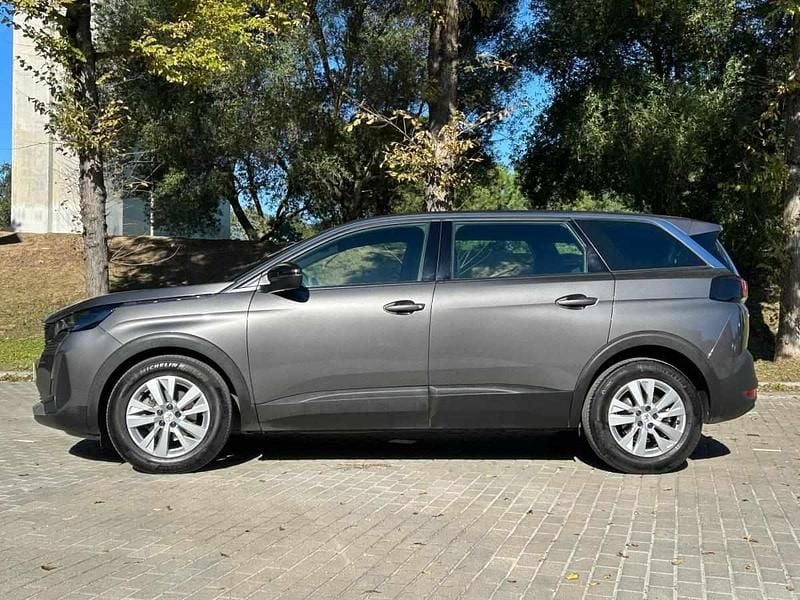Usado Peugeot 5008 130 HP (95 kW) 2023 Antracite SUV