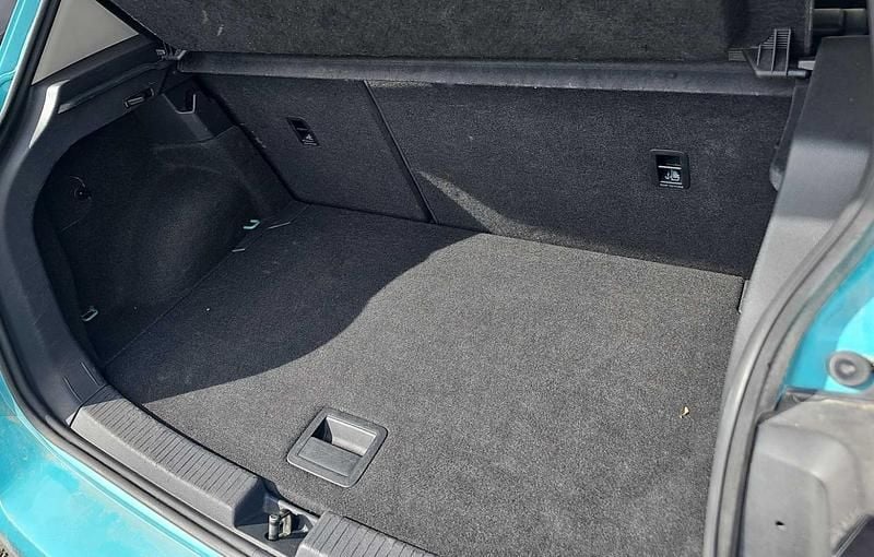 Usado VW T-Cross Life 95 HP (69 kW) 2022 Verde SUV