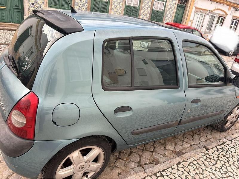 Usado 2002 Renault Clio II Sedan | € 1.500 (Preço justo) - Imagem 1/4