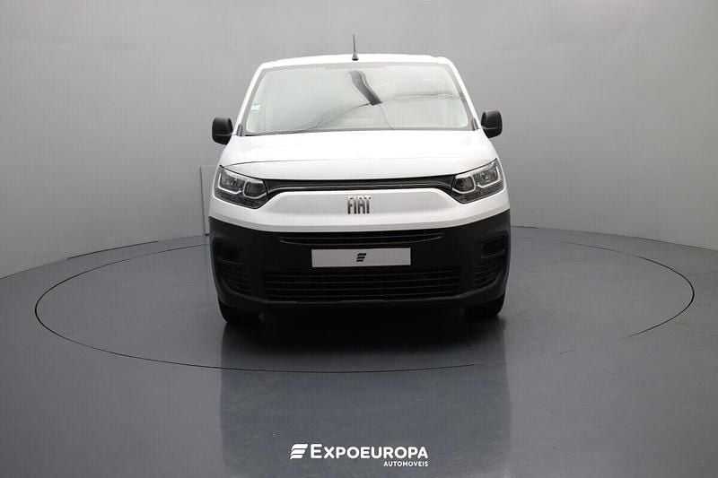 Branco Usado 2023 Fiat Doblò Monovolume | € 18.490 (Preço justo) - Imagem 1/4