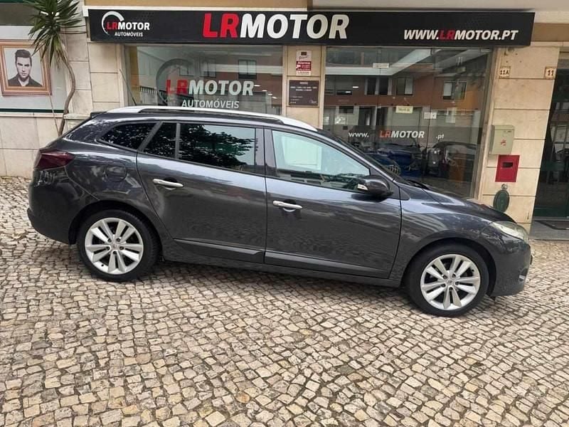 Cinzento Usado 2009 Renault Mégane III Carrinha | € 4.950 (Preço justo) - Imagem 1/4