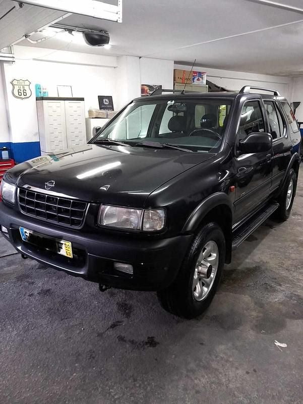 Usado Opel Frontera 116 HP (85 kW) 2000 Preto SUV