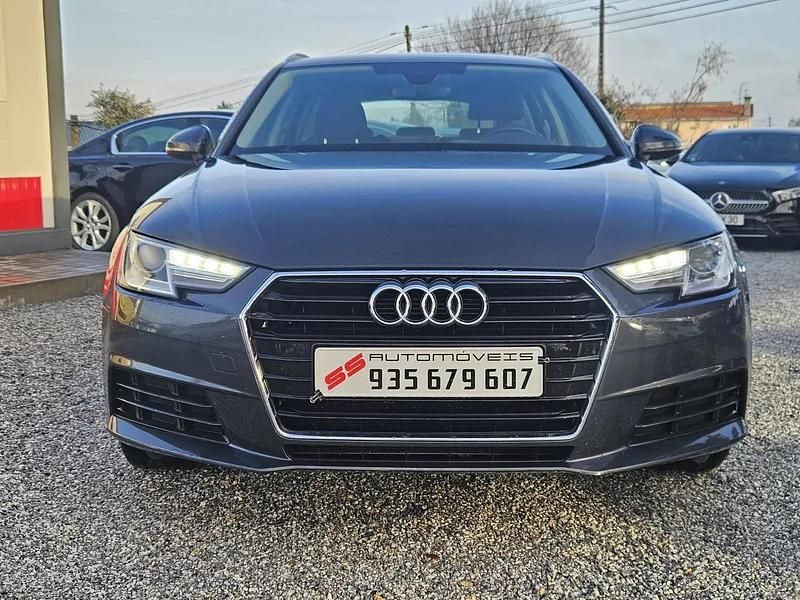 Usado Audi A4 Design 150 HP (110 kW) 2018 Cinza escuro Carrinha