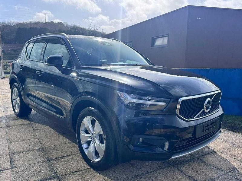 Usado Volvo XC40 Momentum 163 HP (119 kW) 2020 Preto SUV