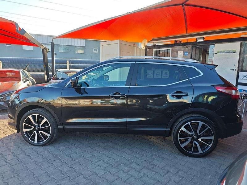 Preto Usado 2016 Nissan Qashqai N-Connecta SUV | € 17.900 (Preço elevado) - Imagem 1/2