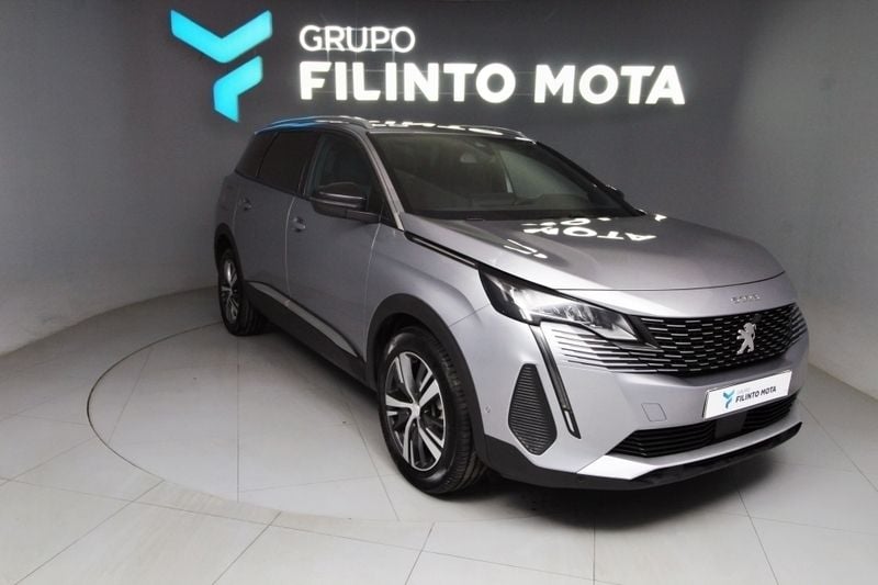 Cinzento Usado 2024 Peugeot 5008 Allure Monovolume | € 30.290 (Preço justo) - Imagem 1/1