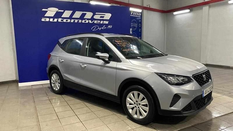 Usado Seat Arona 95 HP (69 kW) 2023 Cinzento SUV