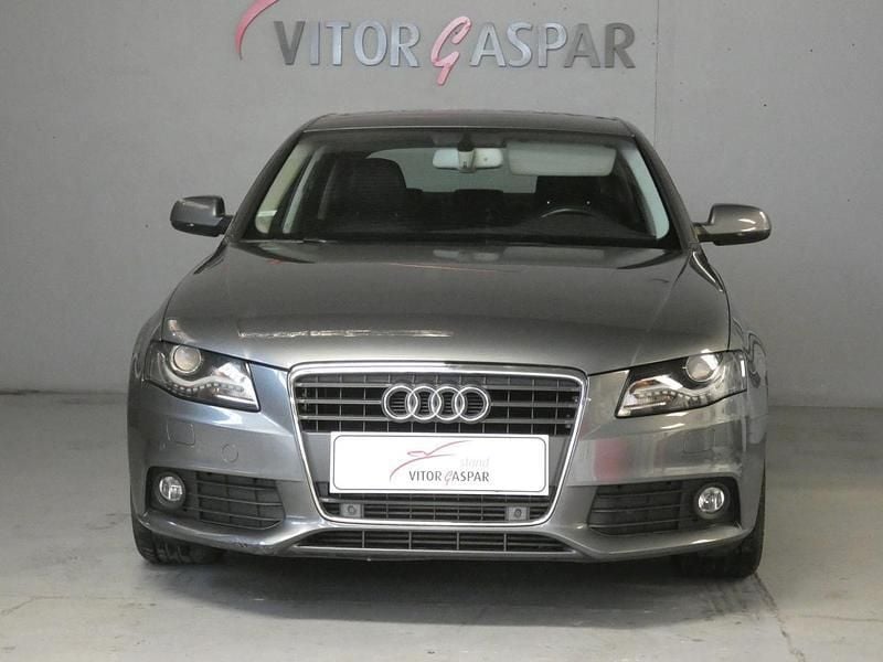 Cinza Usado 2011 Audi A4 Exclusive Sedan | € 14.990 (Preço justo) - Imagem 1/4