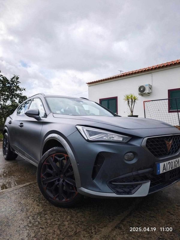 Cinzento Usado 2021 Cupra Formentor SUV | € 27.000 (Preço justo) - Imagem 1/4