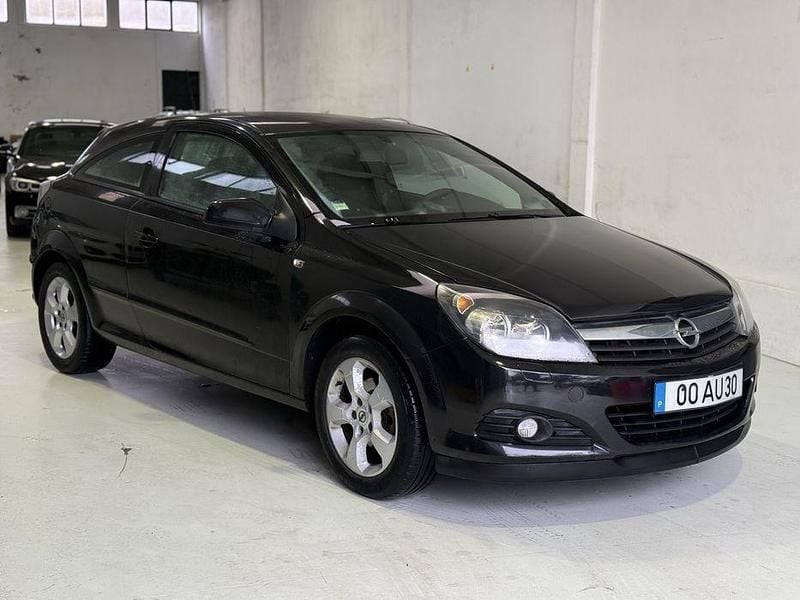 Usado Opel Astra GTC 90 HP (66 kW) 2005