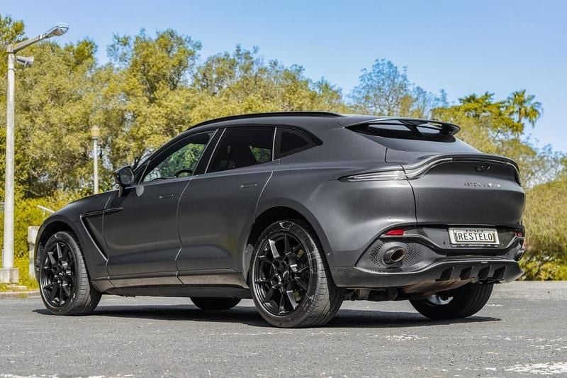 Usado Aston Martin DBX 550 HP (404 kW) 2022 Cinza SUV