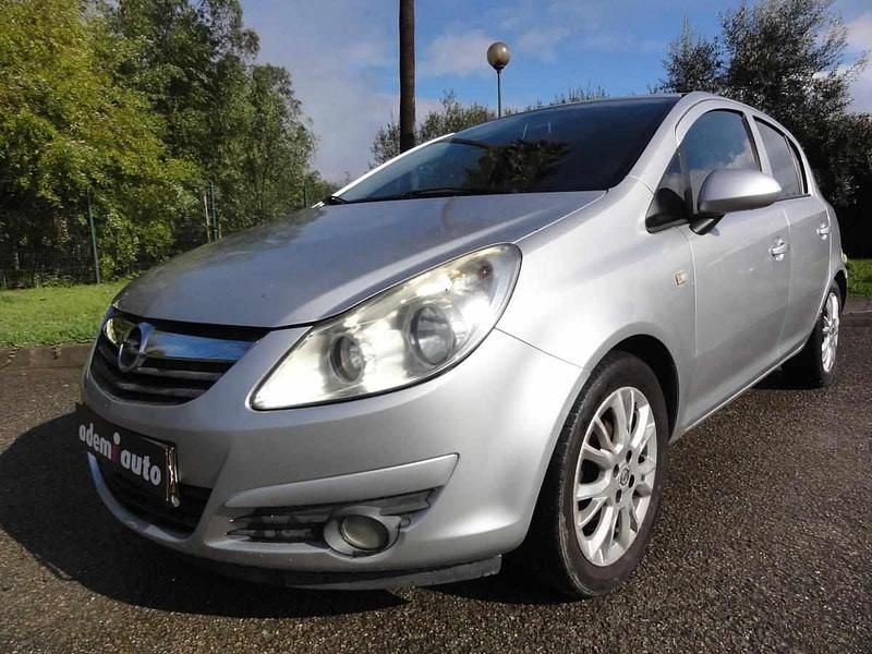 Usado Opel Corsa 80 HP (58 kW) 2009 Cinzento Citadino