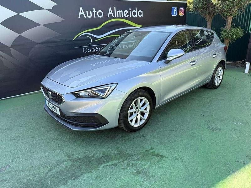 Usado Seat Leon Style 110 HP (80 kW) 2022 Cinzento