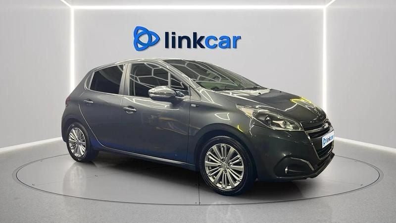 Cinzento Usado 2016 Peugeot 208 Citadino | € 7.995 (Preço justo) - Imagem 1/4