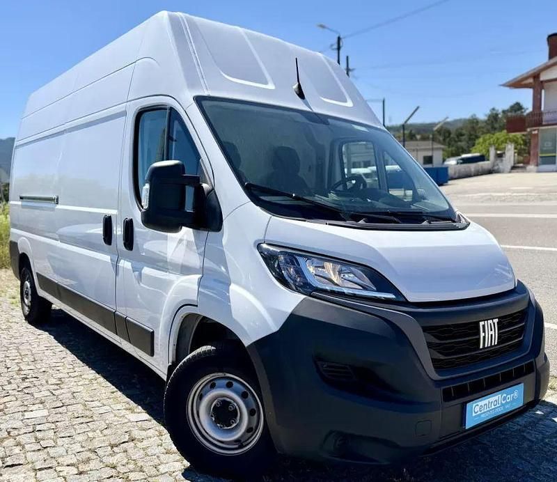 Branco Usado 2023 Fiat Ducato Van | € 29.950 (Super Preço) - Imagem 1/4