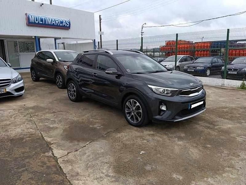 Usado Kia Stonic 120 HP (88 kW) 2017 Cinzento SUV