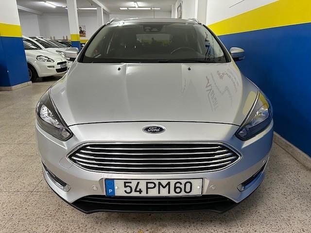 Usado Ford Focus 125 HP (91 kW) 2015 Cinzento Carrinha