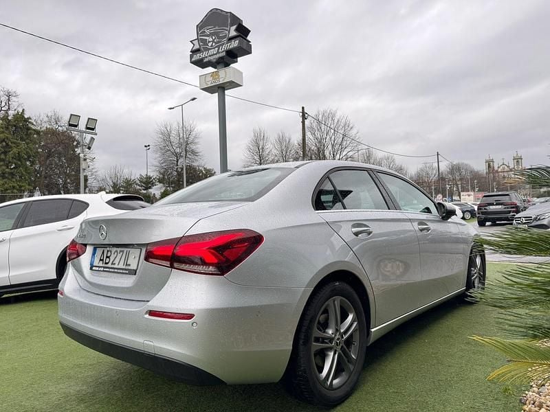Cinza Usado 2020 Mercedes A200 Style Sedan | € 28.750 (Preço justo) - Imagem 1/4